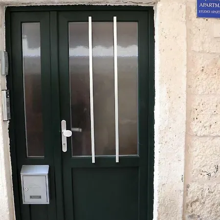 The Divine Apartmán *