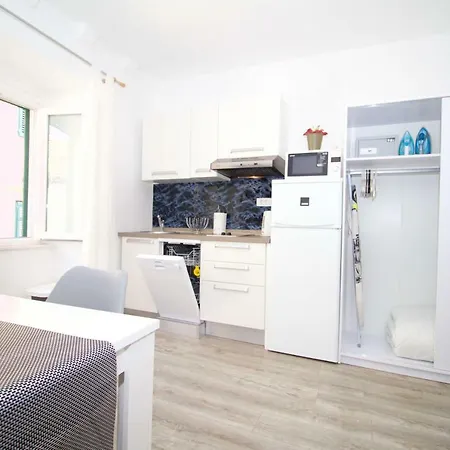 The Divine Apartament *